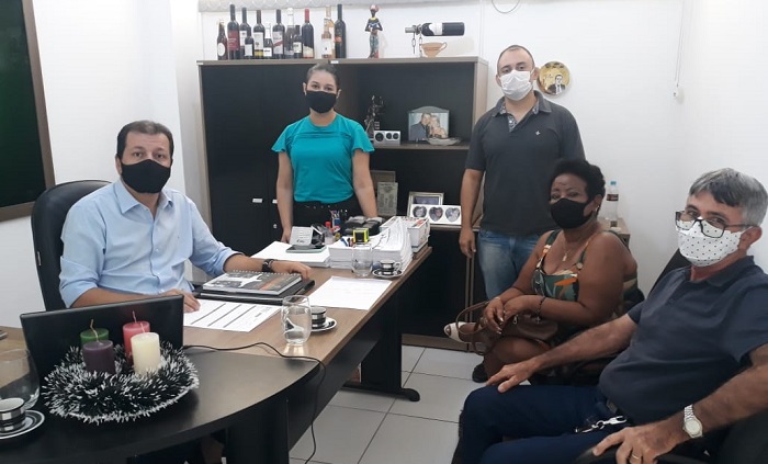 Em reunião, secretário de Administração esclarece dúvidas sobre situações pontuais dos professores do Município 